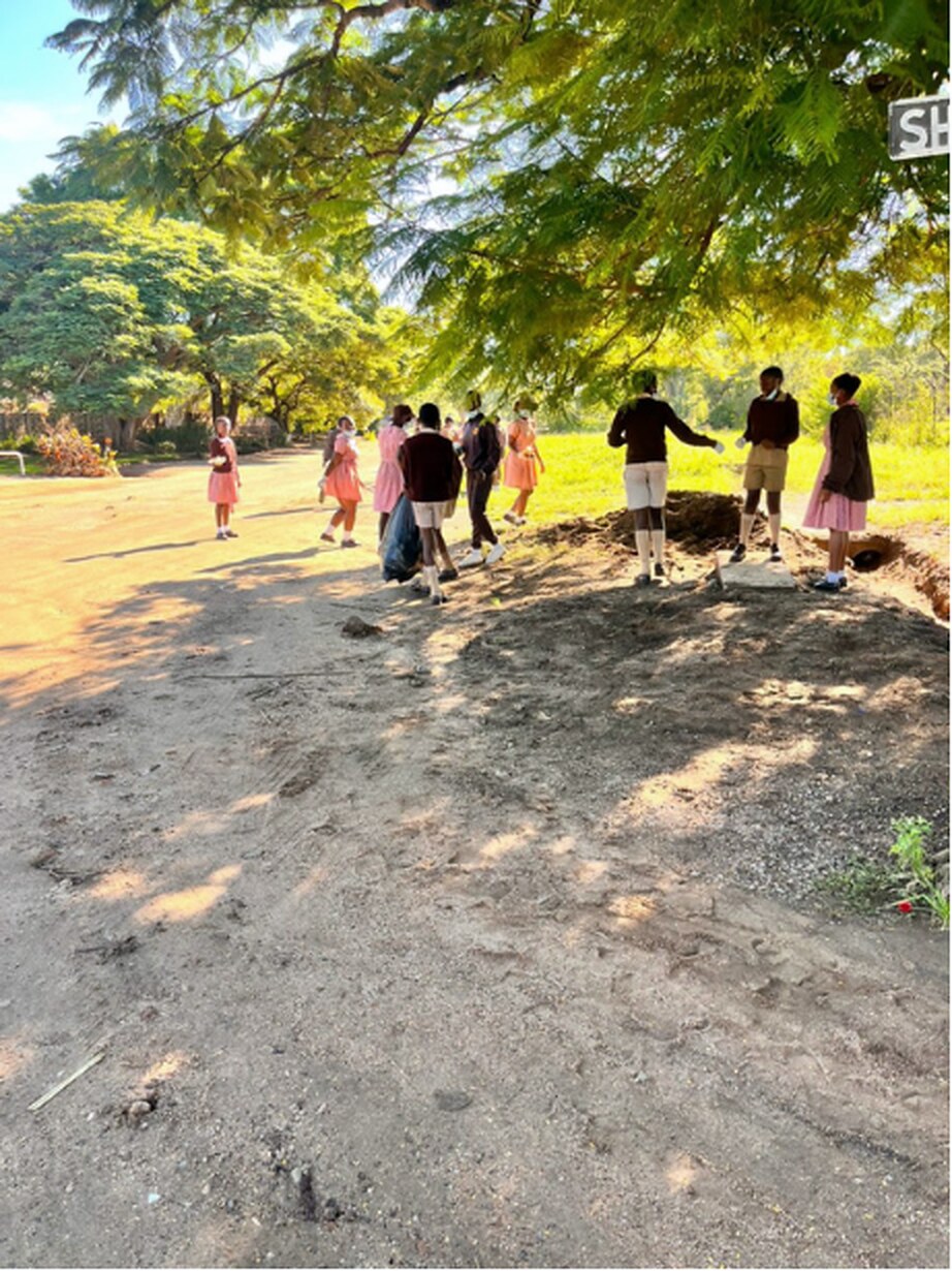 Learners taking part in the Hillside Primary School clean-up campaign